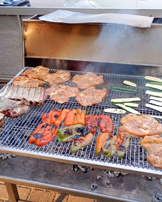 BARBECUE GRIGLIA CON PORTA FUOCO