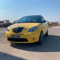Lancia ypsilon Momo design
