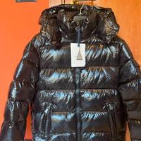 Moncler Maya Piumino corto nero con cappuccio