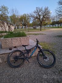 Trek Slash 8 29" Freeride