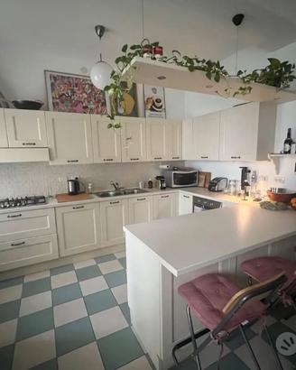 Cucina di design completa di elettrodomestici