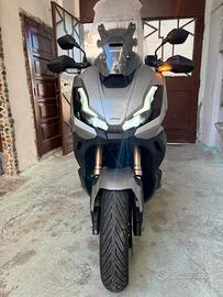 Honda Adv 350