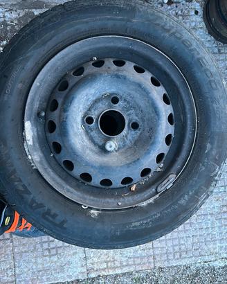 4 cerchi in ferro e gomme fa 13