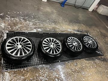 4 CERCHI IN LEGA R18 5X110 + pneumatici 235/45