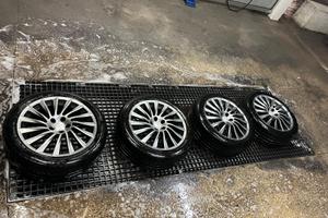 4 CERCHI IN LEGA R18 5X110 + pneumatici 235/45