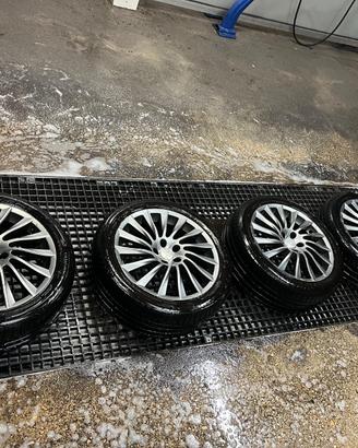 4 CERCHI IN LEGA R18 5X110 + pneumatici 235/45