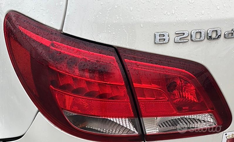 Fanale Posteriore LED Sinistro Per Mercedes Classe B W246 (2014-2018) - Ricambio RICAM