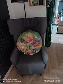 Poltrona grigia moderna