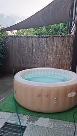 piscina idromassaggio 