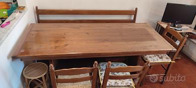 Tavolo in legno massello 