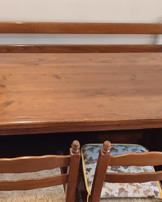 Tavolo in legno massello 