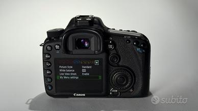 Canon EOS 7D con obiettivo EF-S 28-80mm