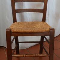 Sedie in legno con seduta in paglia
