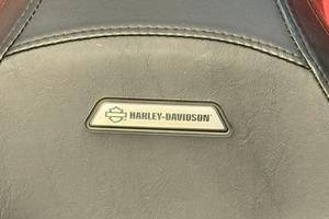 Sella Harley Davidson Sundowner Street Bob 2024