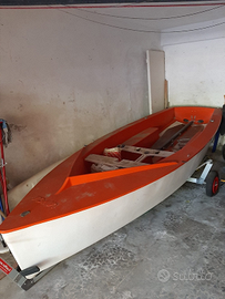 Barca a vela completa di carrello alaggio