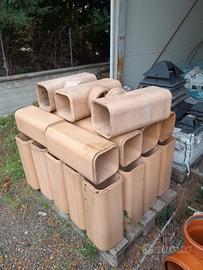 Attrezzatura e materiale da muratore (piastrelle,