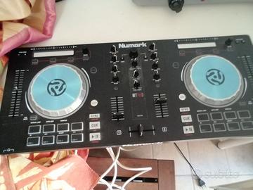 Controller mixer Numark Serato