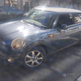 Mini Cooper probabilmente fuso