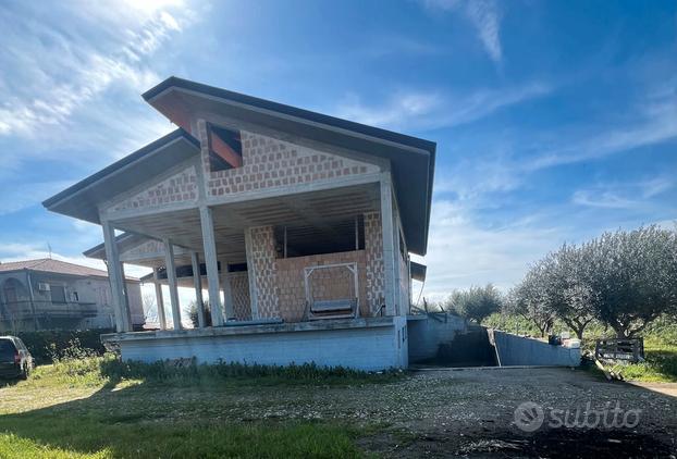 Fabbricato agricolo a gromola