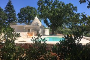 Trullo con piscina