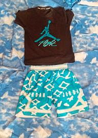 Maglia Jordan con shorts.