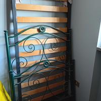 letto singolo in ferro con rete a doghe colore ver