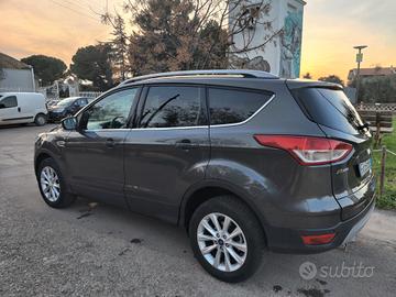 Ford Kuga 2.0 TDCI 150 CV S&S 4WD Titanium