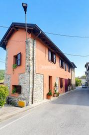 Porzioncina di casa a Viano