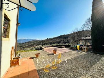 Villa di 400 m² con più di 5 locali a Bagno a Ripo