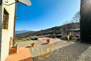 Villa di 400 m² con più di 5 locali a Bagno a Ripo