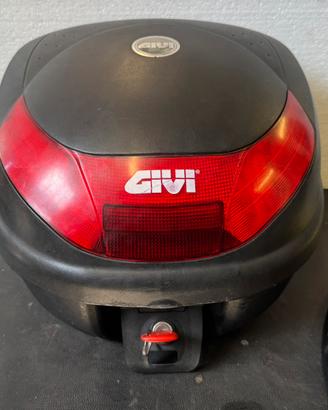 Bauletto GIVI universale 45 litri con piastra
