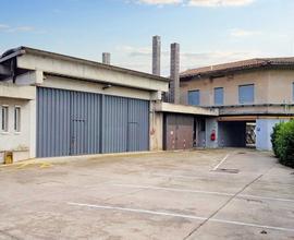 Complesso industriale con attrezzature