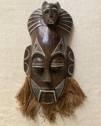 Maschera tribale africana