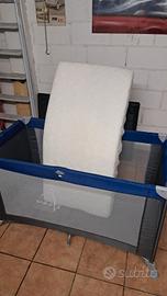 lettino da campeggio con materasso