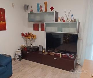 Mobili salotto soggiorno pedana e pensili