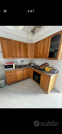 Cucina legno e marmo- Caserta