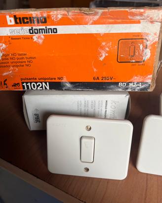 Pulsanti bticino serie Domino 1102N
