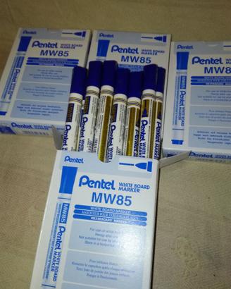 5 scatole da 12 pennerelli per lavagna Pentel MW85