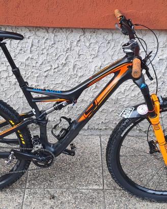 specialized stumpjumper full carbon L