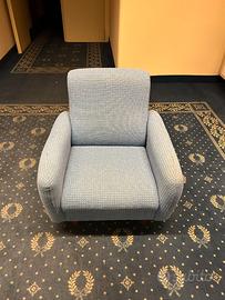 Poltrona comoda azzurra