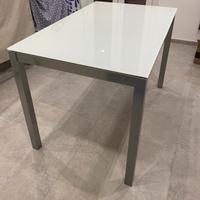 Tavolo in vetro  Colico Design piu 4 sedie