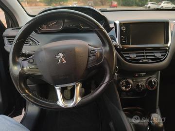 Peugeot 208 puretech 82 5 porte
