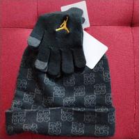 Nike et Jordan Kids

Set berretto + guanti - nero
