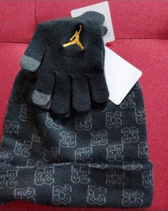 Nike et Jordan Kids

Set berretto + guanti - nero
