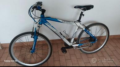 Bicicletta tipo mountainbike 26'