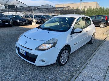 RENAULT Clio 1.2 16V 3 porte Live!
