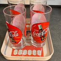 Vassoio con bicchieri Coca Cola