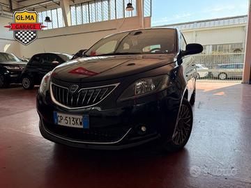 Lancia Ypsilon 1.0 firefly hybrid Gold s&s 70cv 5p