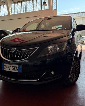 Lancia Ypsilon 1.0 firefly hybrid Gold s&s 70cv 5p