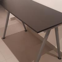 Scrivania Galant Ikea